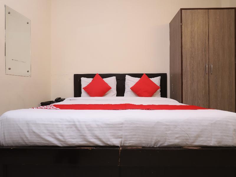 Oyo 28126 Charanpahari Hotel New Delhi Exteriör bild